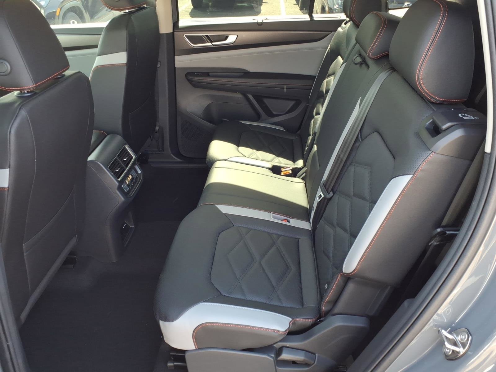 New 2026 Volkswagen Atlas Peak Edition AWD/4WD image 12