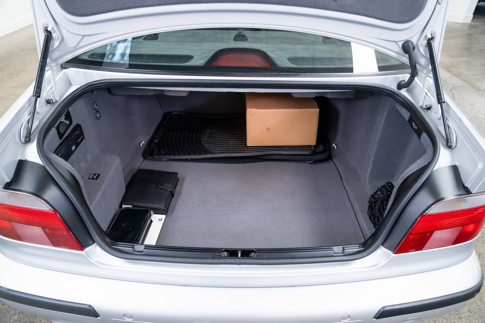 Used 2000 BMW M5 image 8