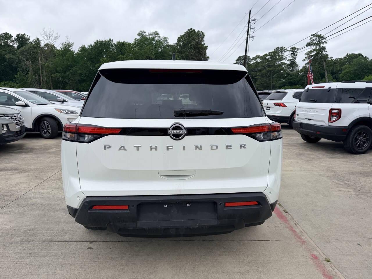 Used 2025 Nissan Pathfinder S FWD image 6
