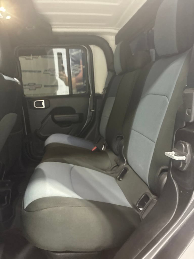 Used 2023 Jeep Gladiator Mojave AWD/4WD image 39