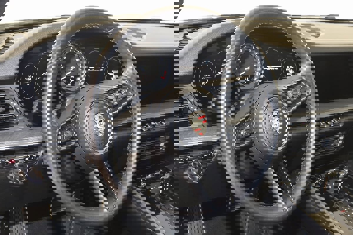 Used 2020 Porsche 911 Carrera S image 6