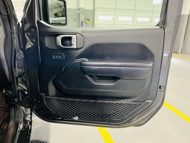 Used 2018 Jeep Wrangler Unlimited Sport S image 28