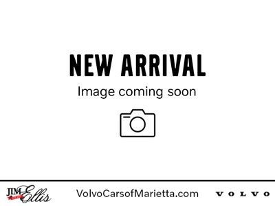 New 2026 Volvo XC40 B5 Core w/ Climate Package