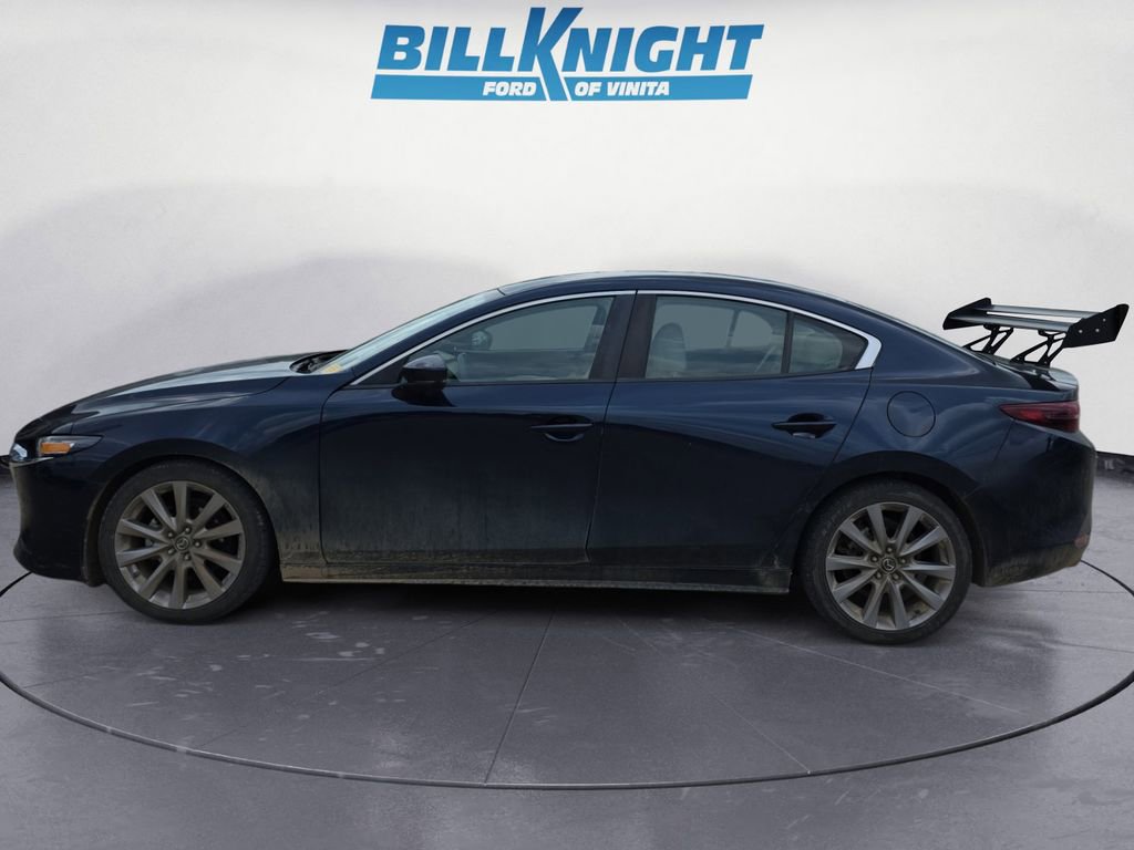 Used 2020 MAZDA MAZDA3 Sedan w/ Select Package FWD image 2