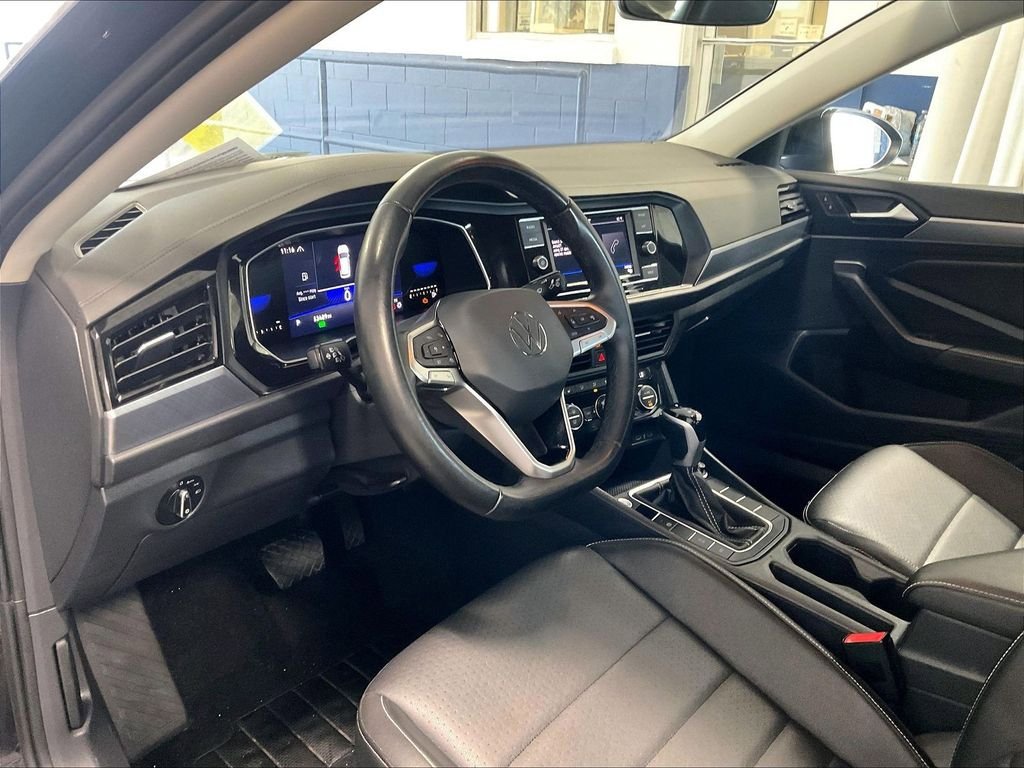 Certified 2024 Volkswagen Jetta SE FWD image 8