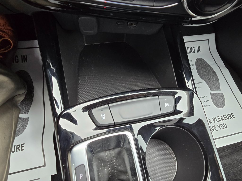 Used 2024 Chevrolet Trax LT image 32