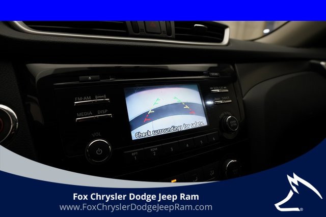 Used 2016 Nissan Rogue SV image 19