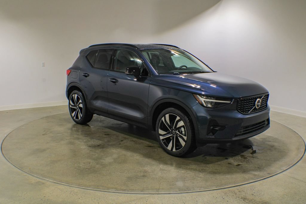 New 2026 Volvo XC40 B5 Core w/ Protection Package Premier AWD/4WD image 7