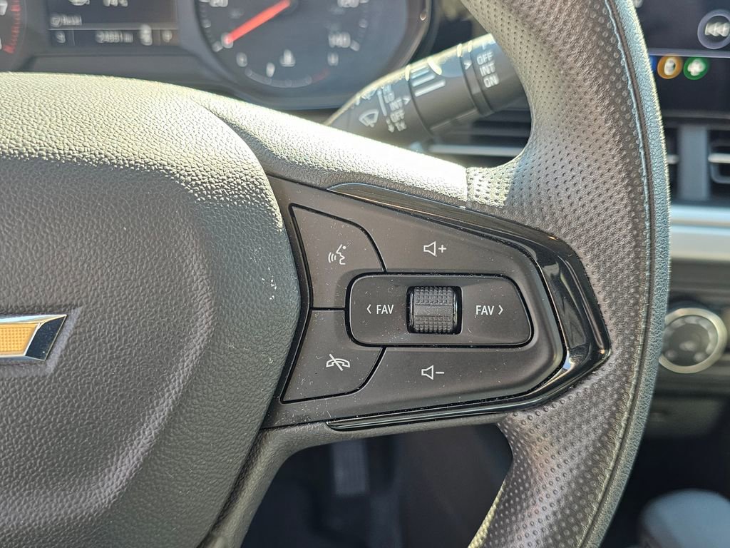 Used 2025 Chevrolet Trax LS image 18