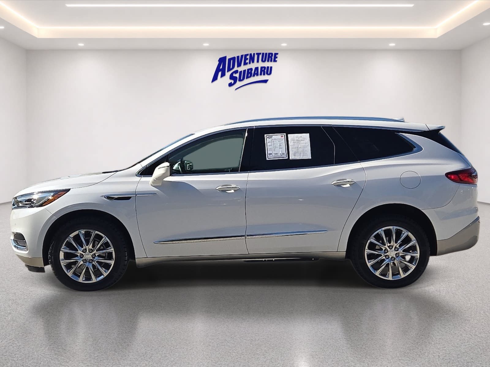 Used 2021 Buick Enclave Premium w/ Sun and Sites Package FWD image 4