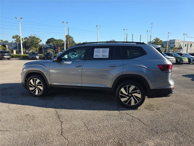 Used 2025 Volkswagen Atlas SE AWD/4WD image 8