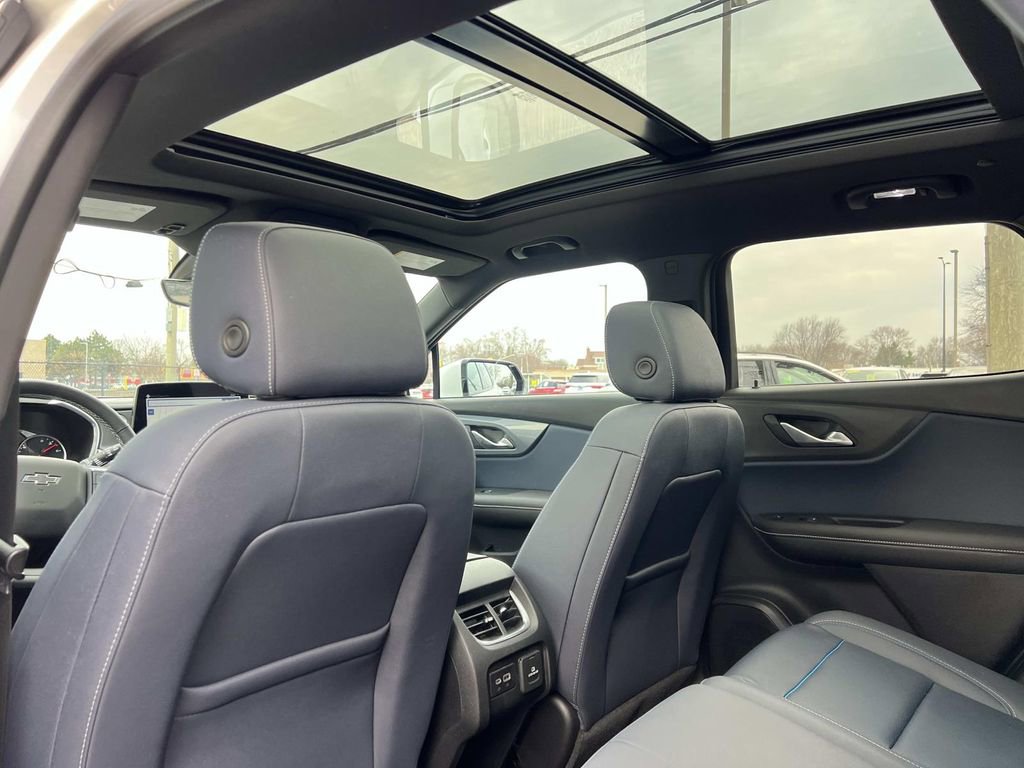 Used 2023 Chevrolet Blazer RS w/ Driver Confidence II Package image 16