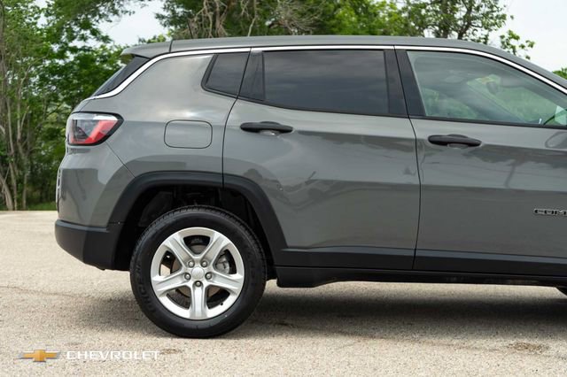 Used 2023 Jeep Compass Sport AWD/4WD image 5