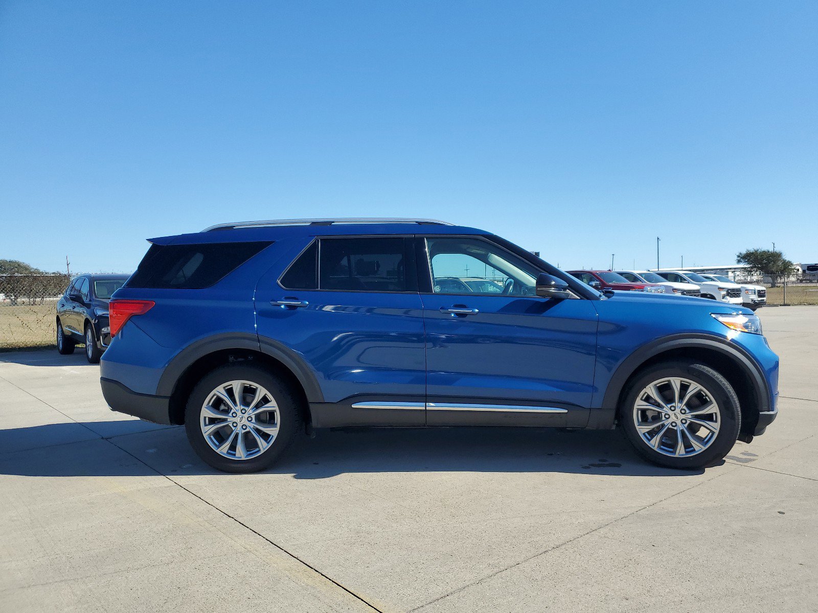 Used 2021 Ford Explorer Limited image 4