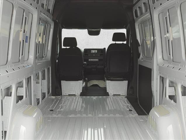 Used 2024 Mercedes-Benz Sprinter 2500 image 9