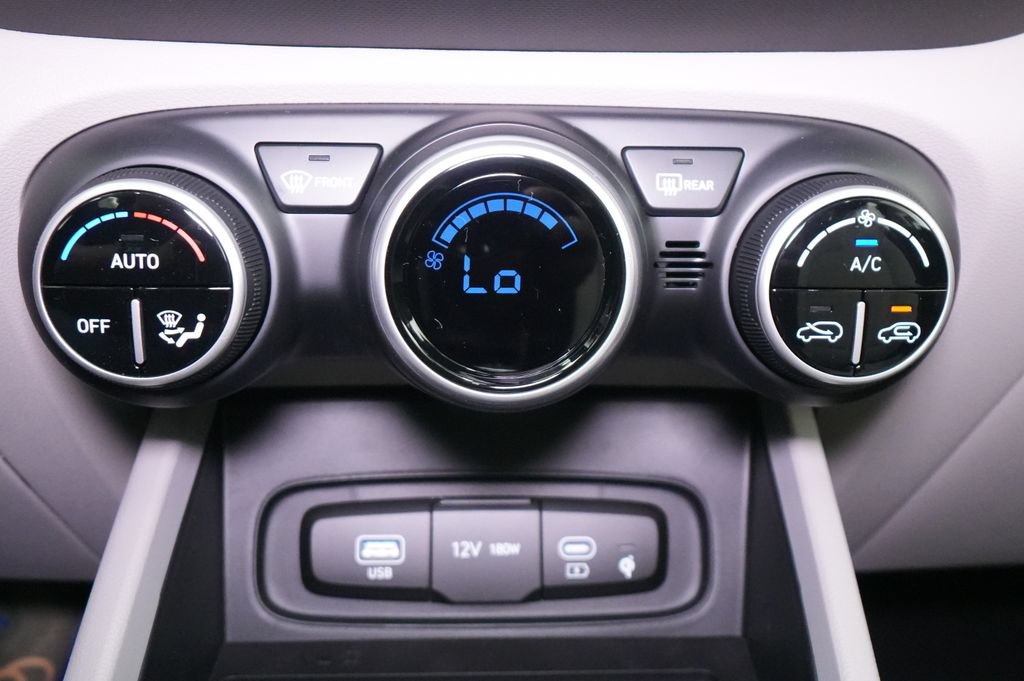 New 2026 Hyundai Venue SEL FWD image 32