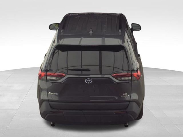 Used 2022 Toyota RAV4 LE image 7