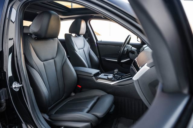 Used 2019 BMW 330i Sedan w/ Parking Assistance Package RWD image 24