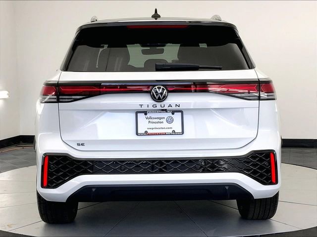 New 2026 Volkswagen Tiguan SE R-Line image 5