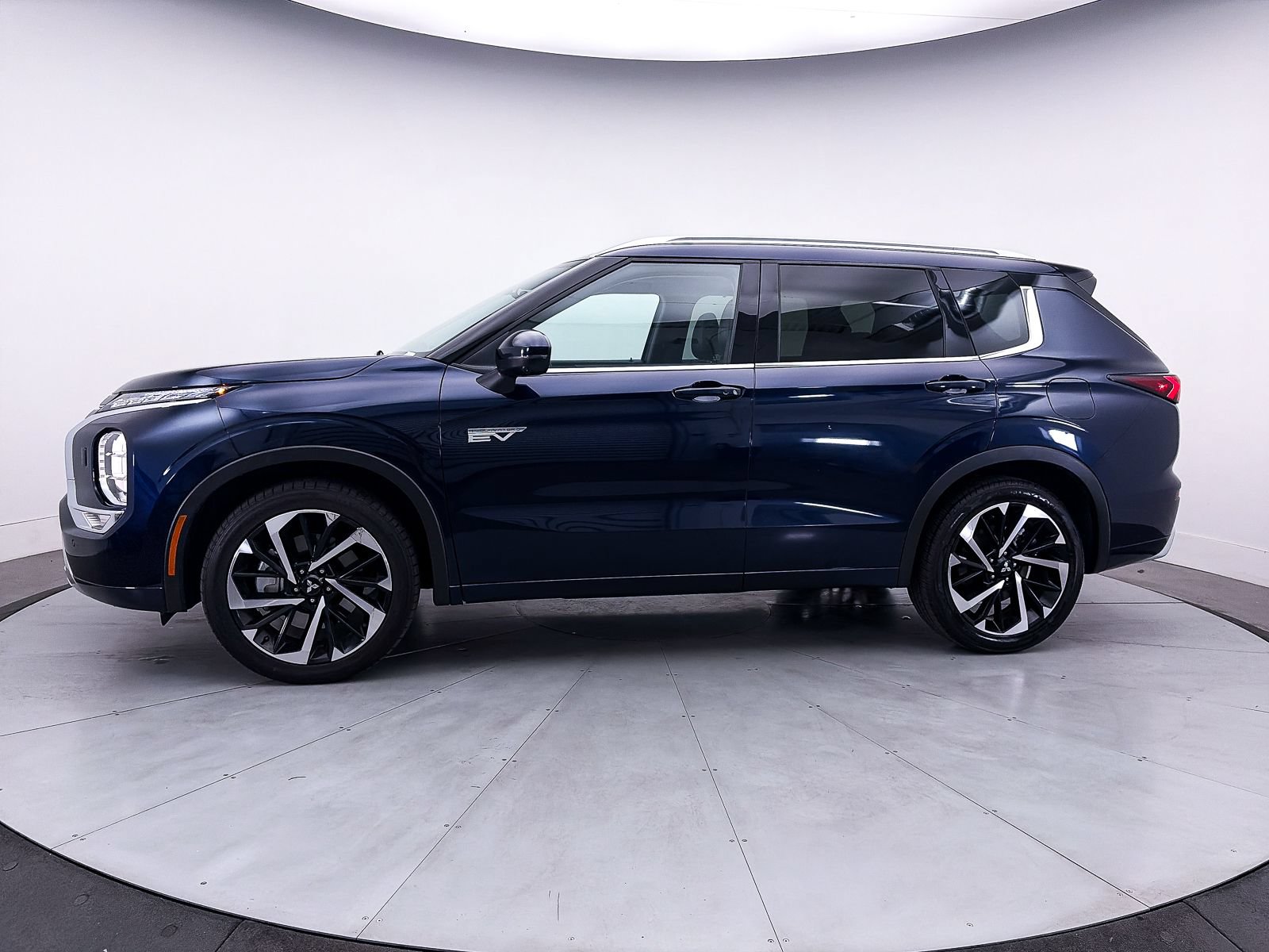 Used 2024 Mitsubishi Outlander SEL AWD/4WD image 45