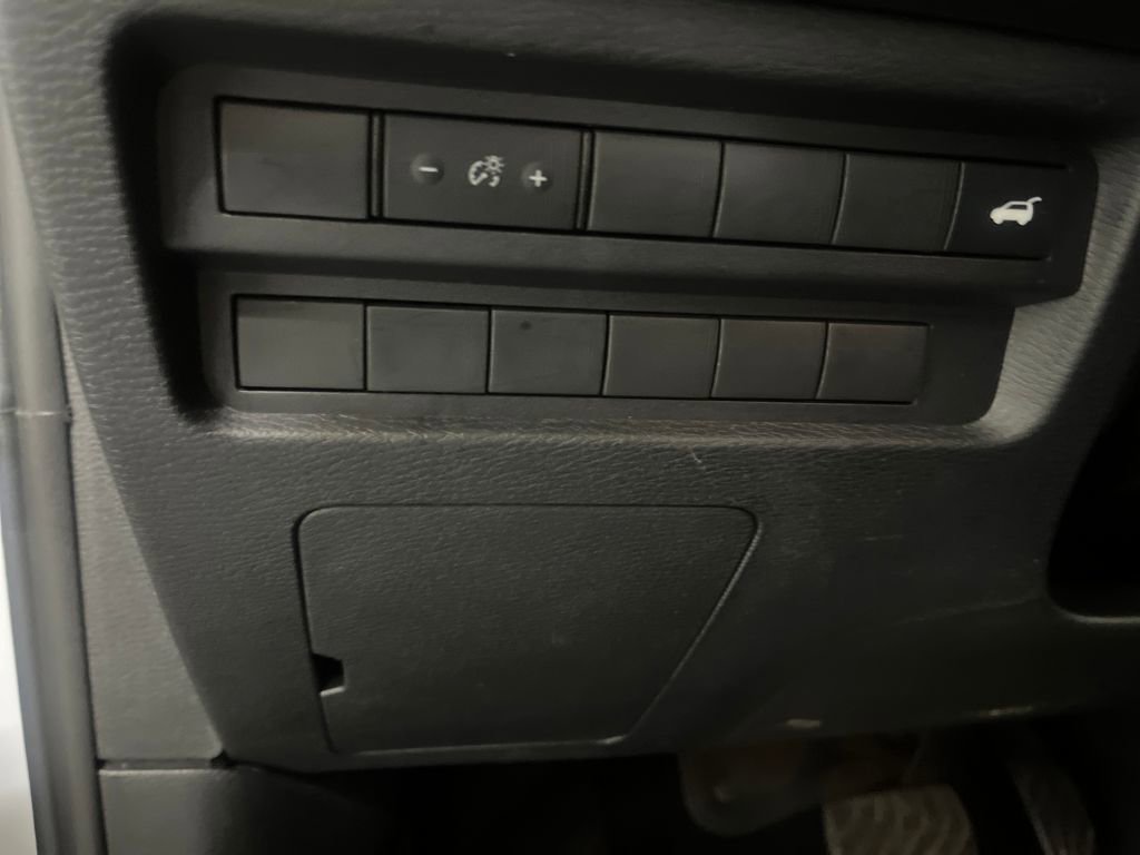 Used 2024 Mitsubishi Outlander SE image 13