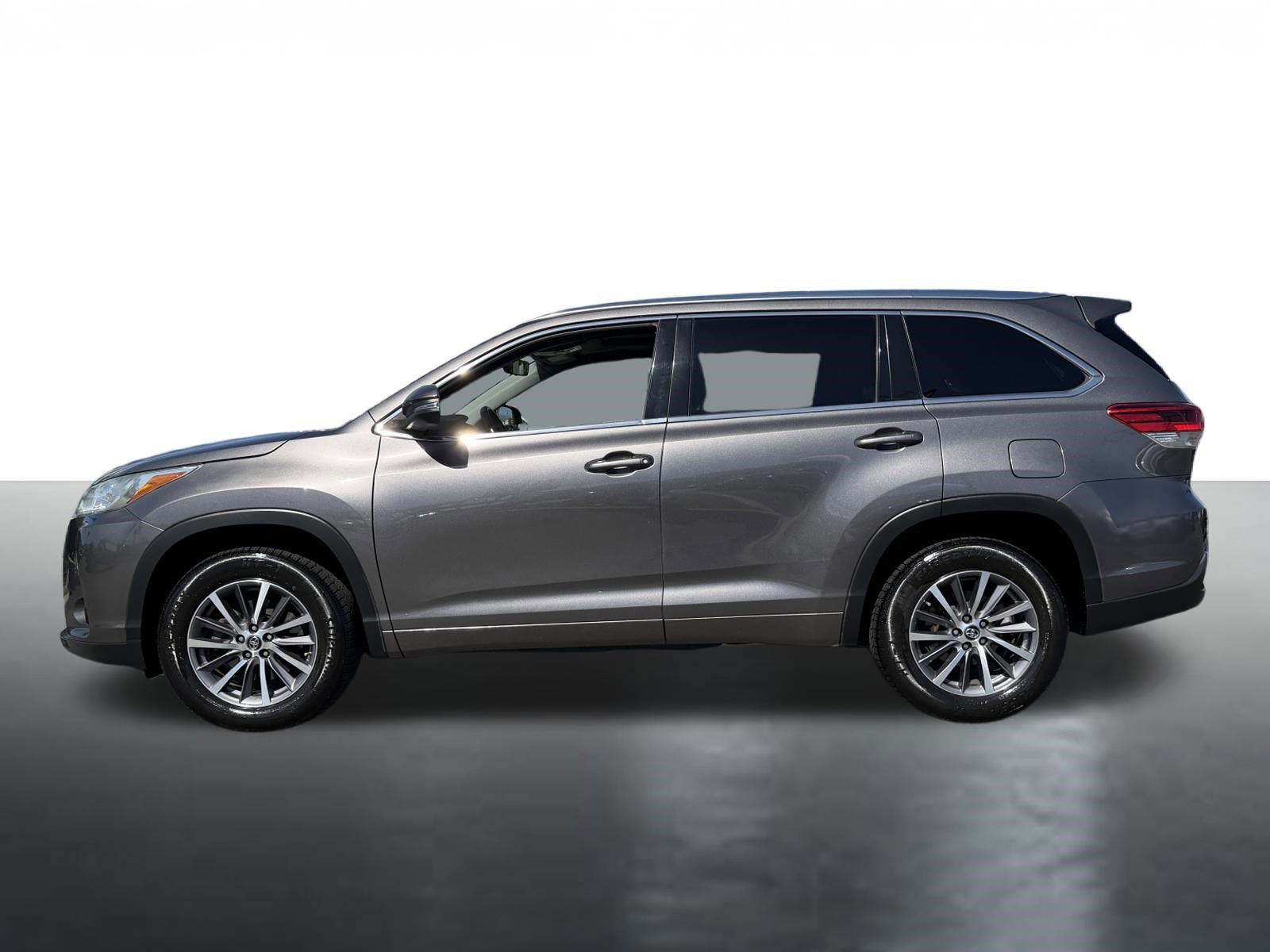 Used 2018 Toyota Highlander XLE FWD image 5