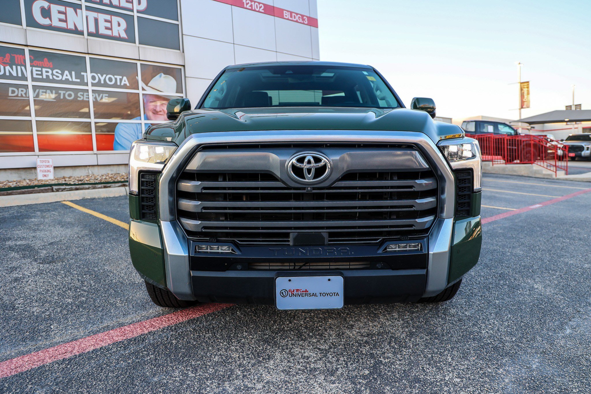 Used 2022 Toyota Tundra Limited RWD image 3