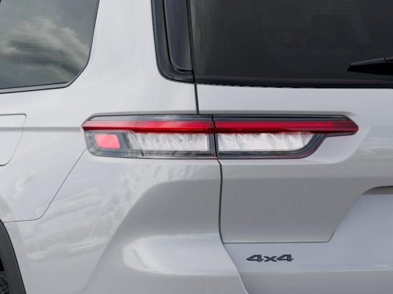 New 2025 Jeep Grand Cherokee L Altitude AWD/4WD image 9