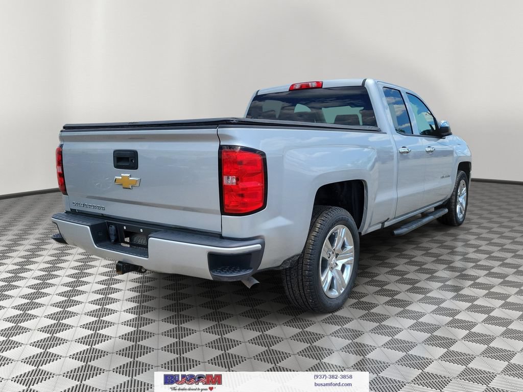Used 2017 Chevrolet Silverado 1500 Custom w/ Custom Convenience Package RWD image 3