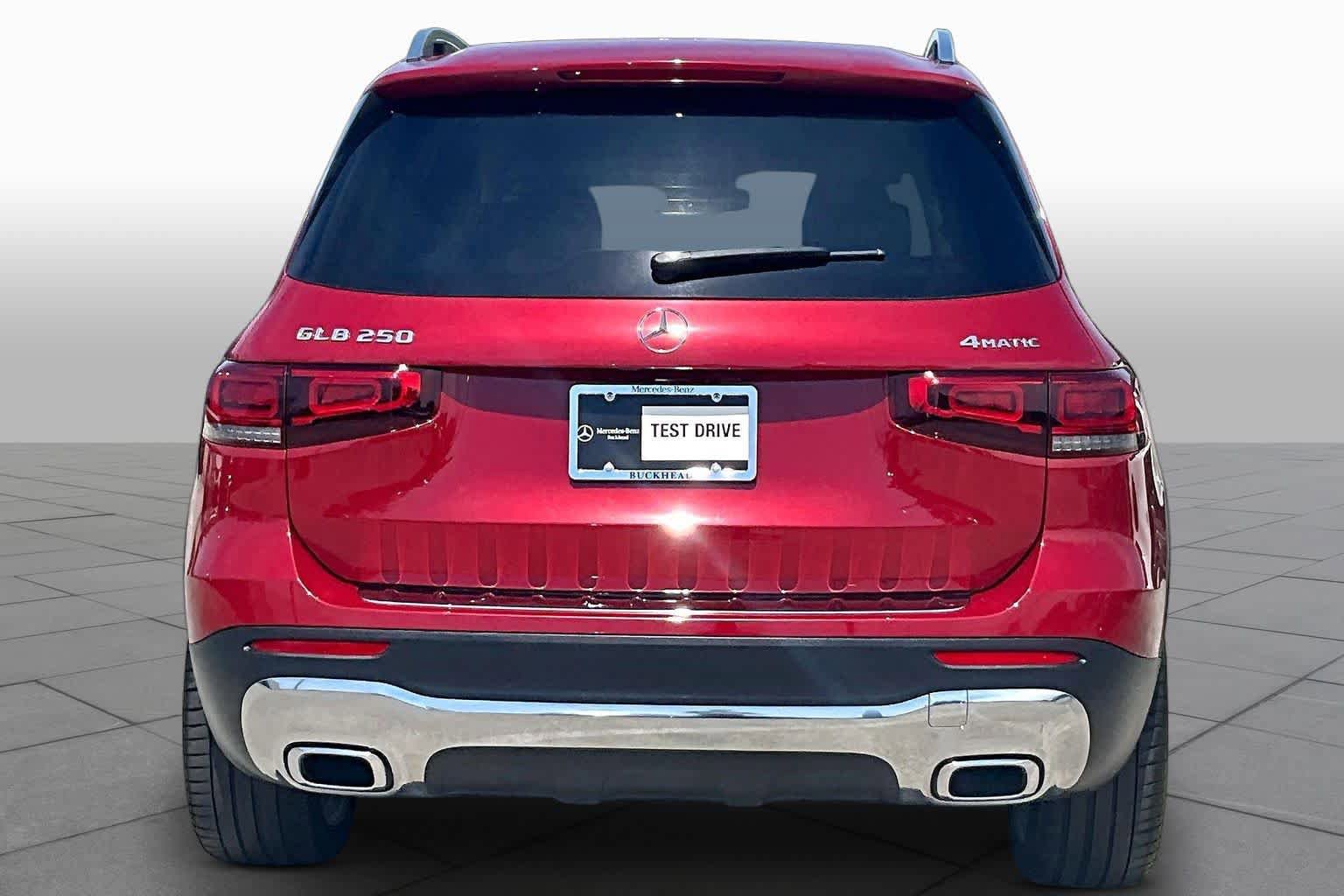 Used 2022 Mercedes-Benz GLB 250 4MATIC w/ Premium Package Lite image 5