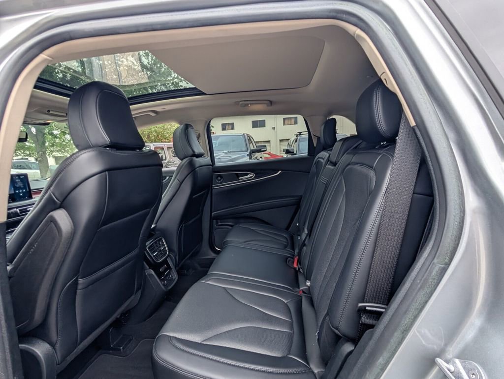 Certified 2022 Lincoln Nautilus Reserve w/ Equipment Group 201A image 13