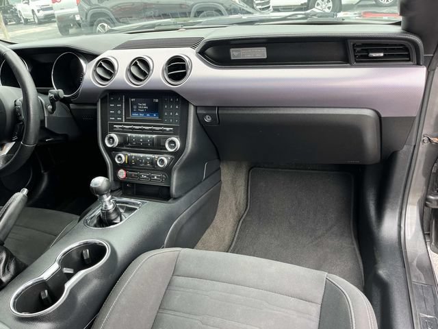 Used 2017 Ford Mustang Coupe RWD image 11
