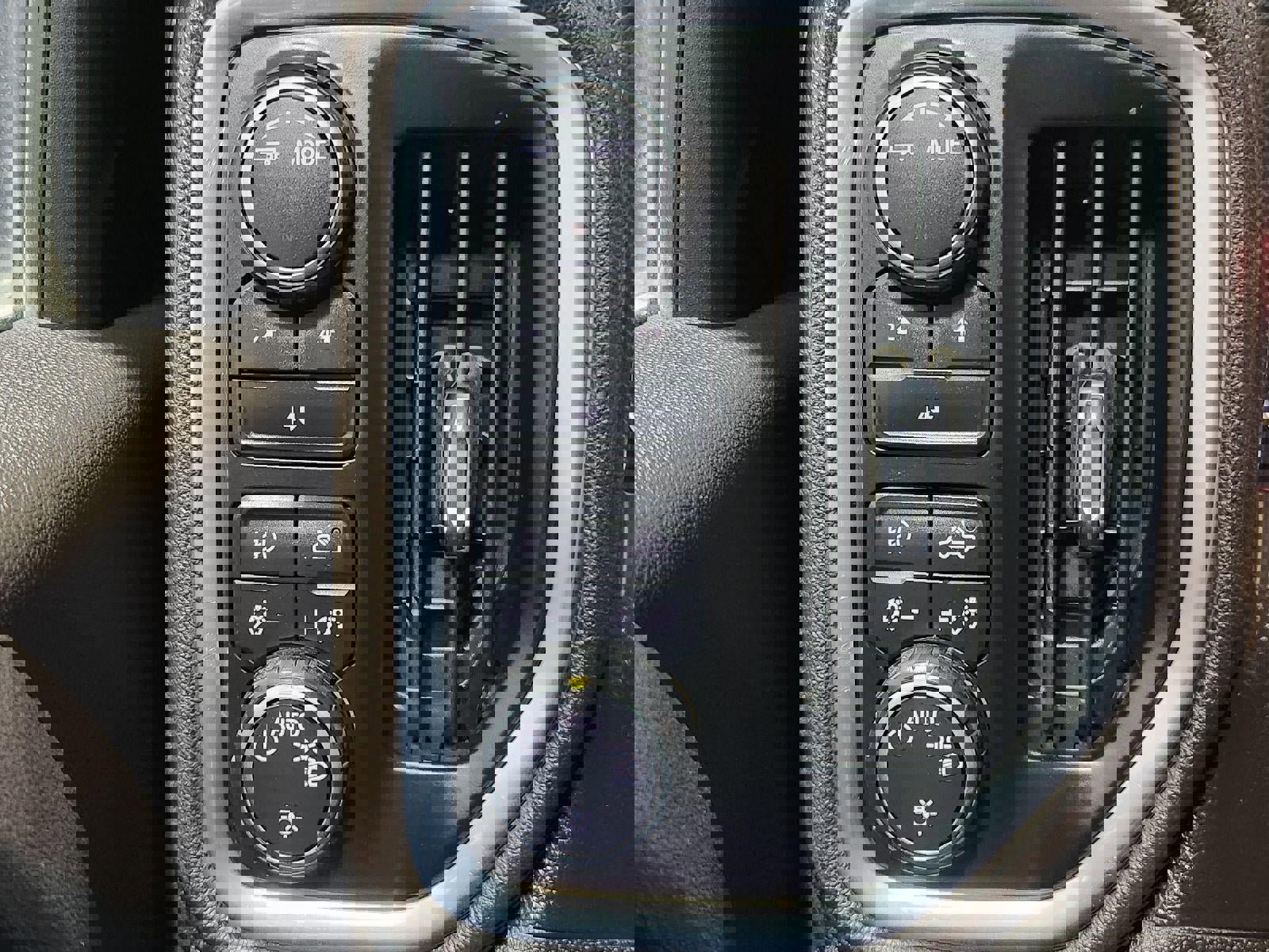 Used 2021 Chevrolet Silverado 3500 LT w/ Convenience Package image 15