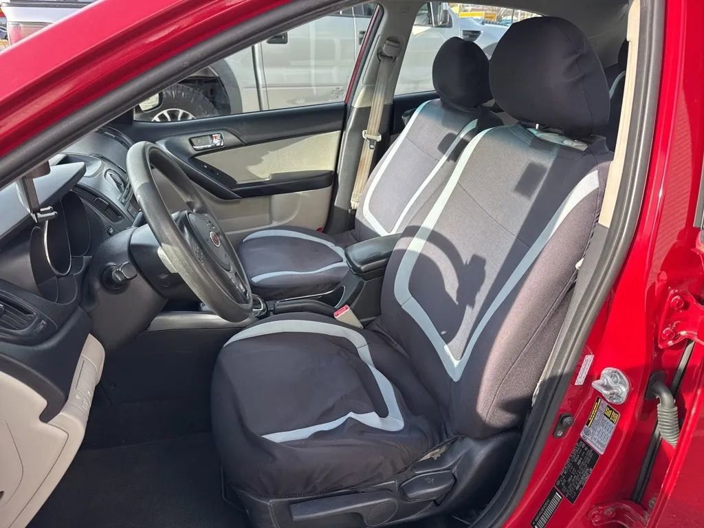 Used 2013 Kia Forte EX w/ Fuel Economy Pkg image 2