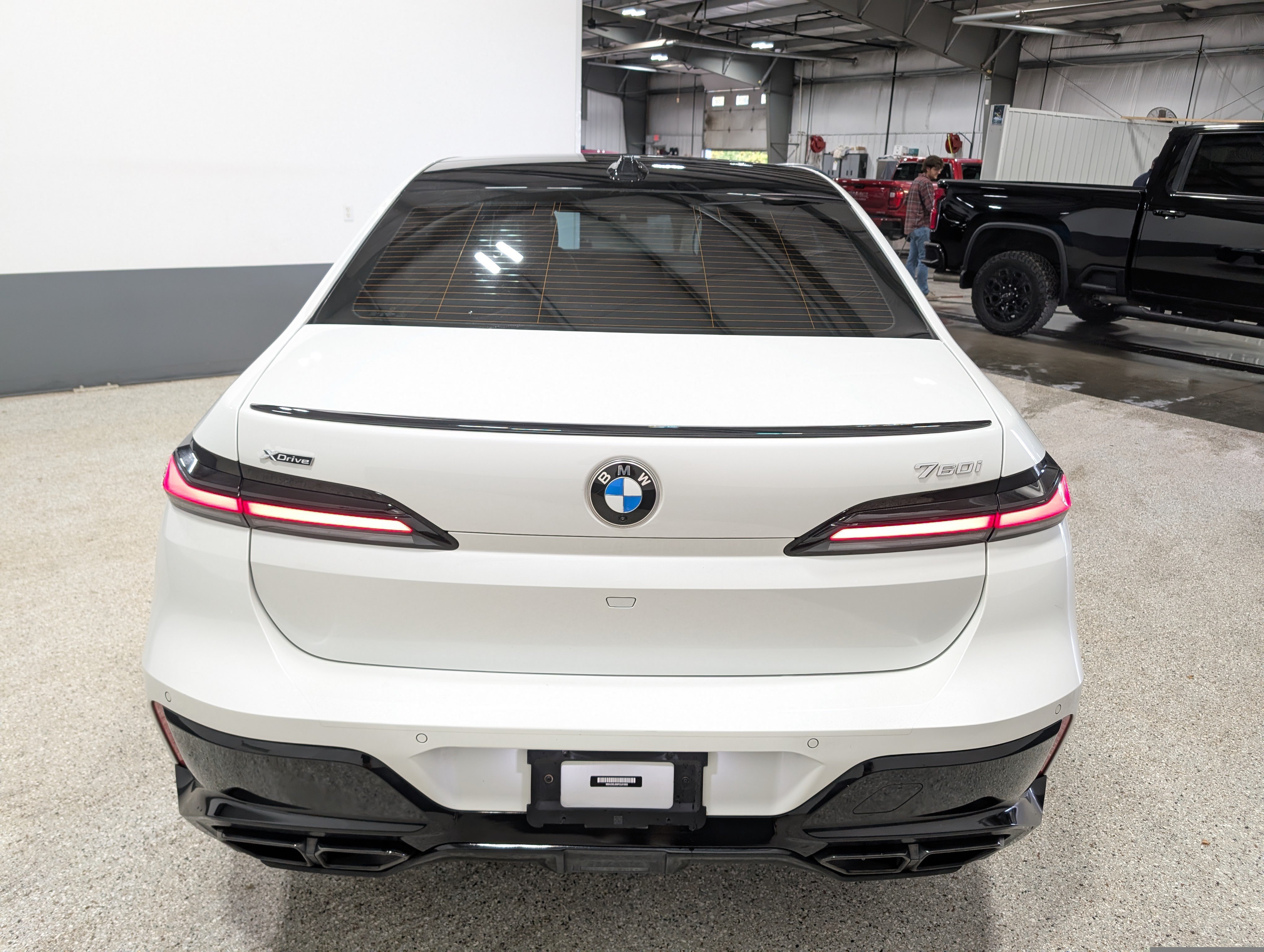 Used 2023 BMW 760i xDrive w/ Executive Package AWD/4WD image 4