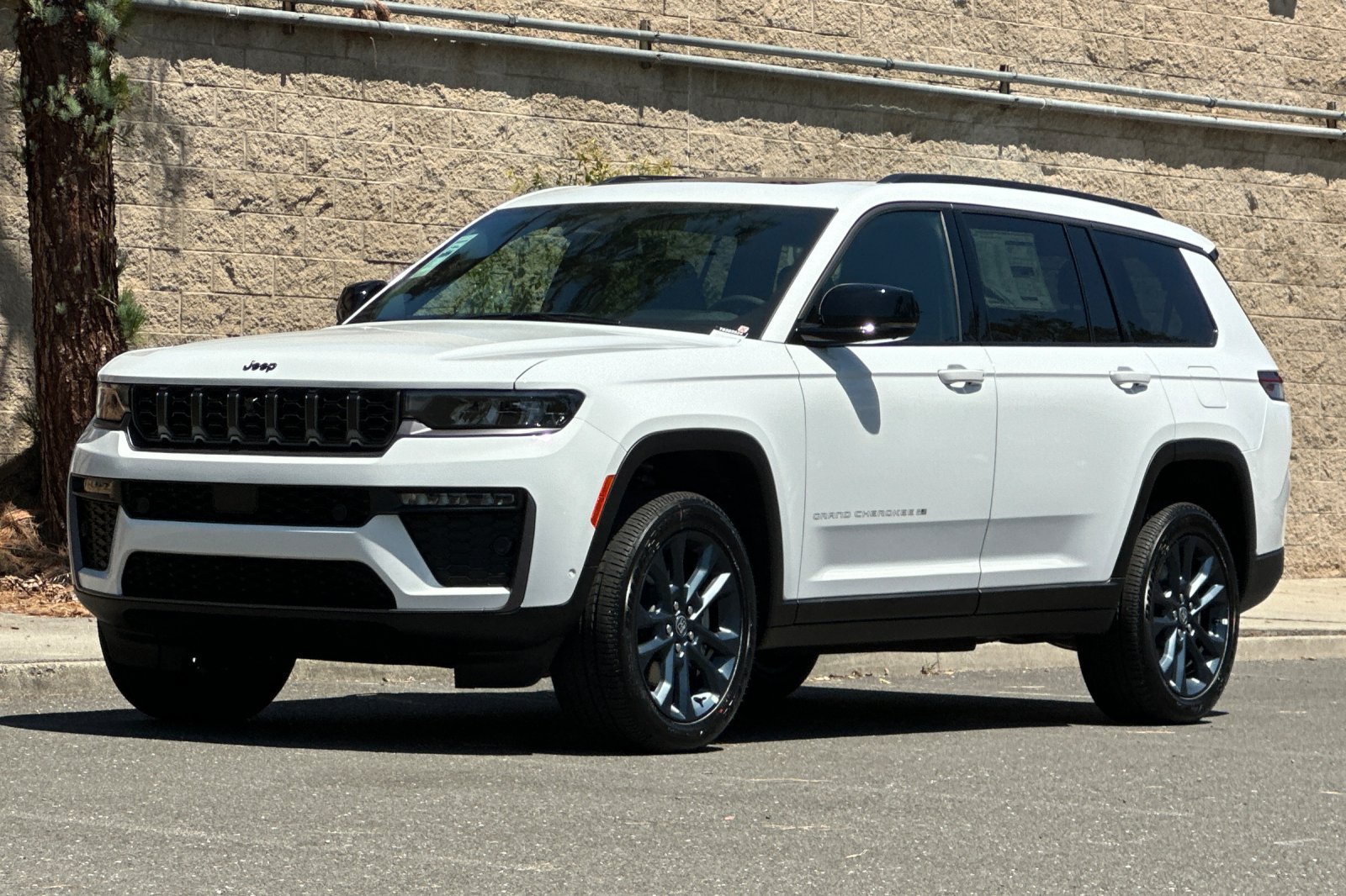 New 2026 Jeep Grand Cherokee L Limited AWD/4WD image 7