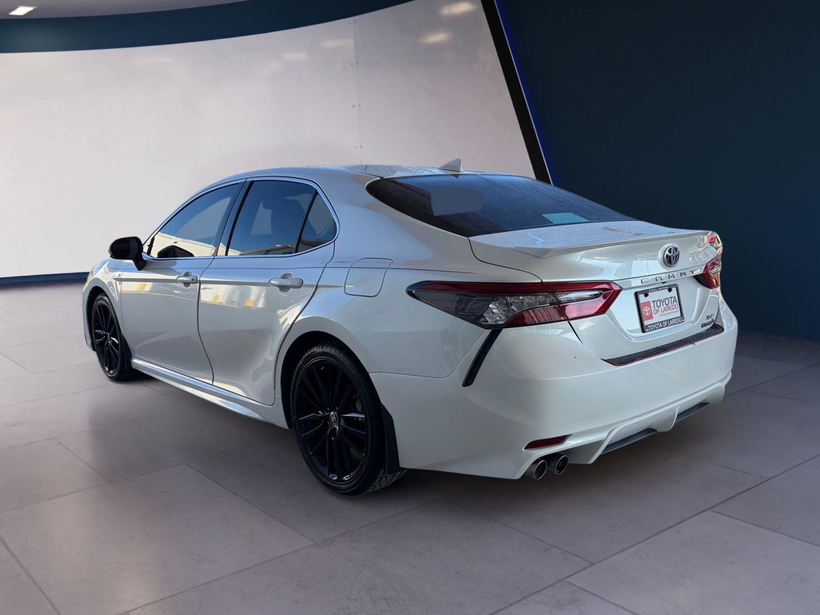 Used 2021 Toyota Camry XSE image 3