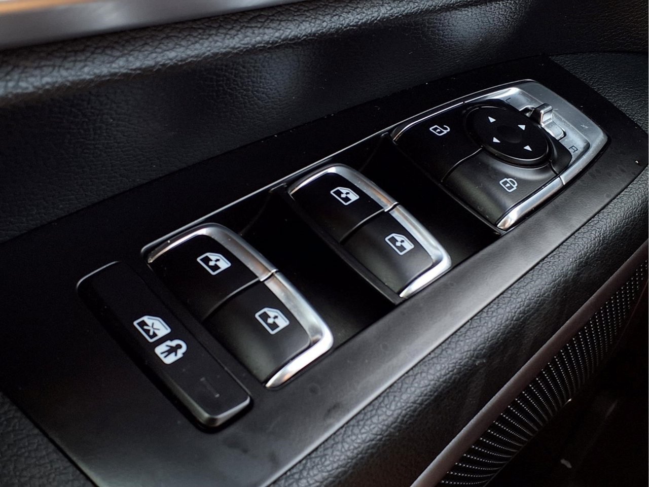 Used 2025 Kia Telluride S AWD/4WD image 25