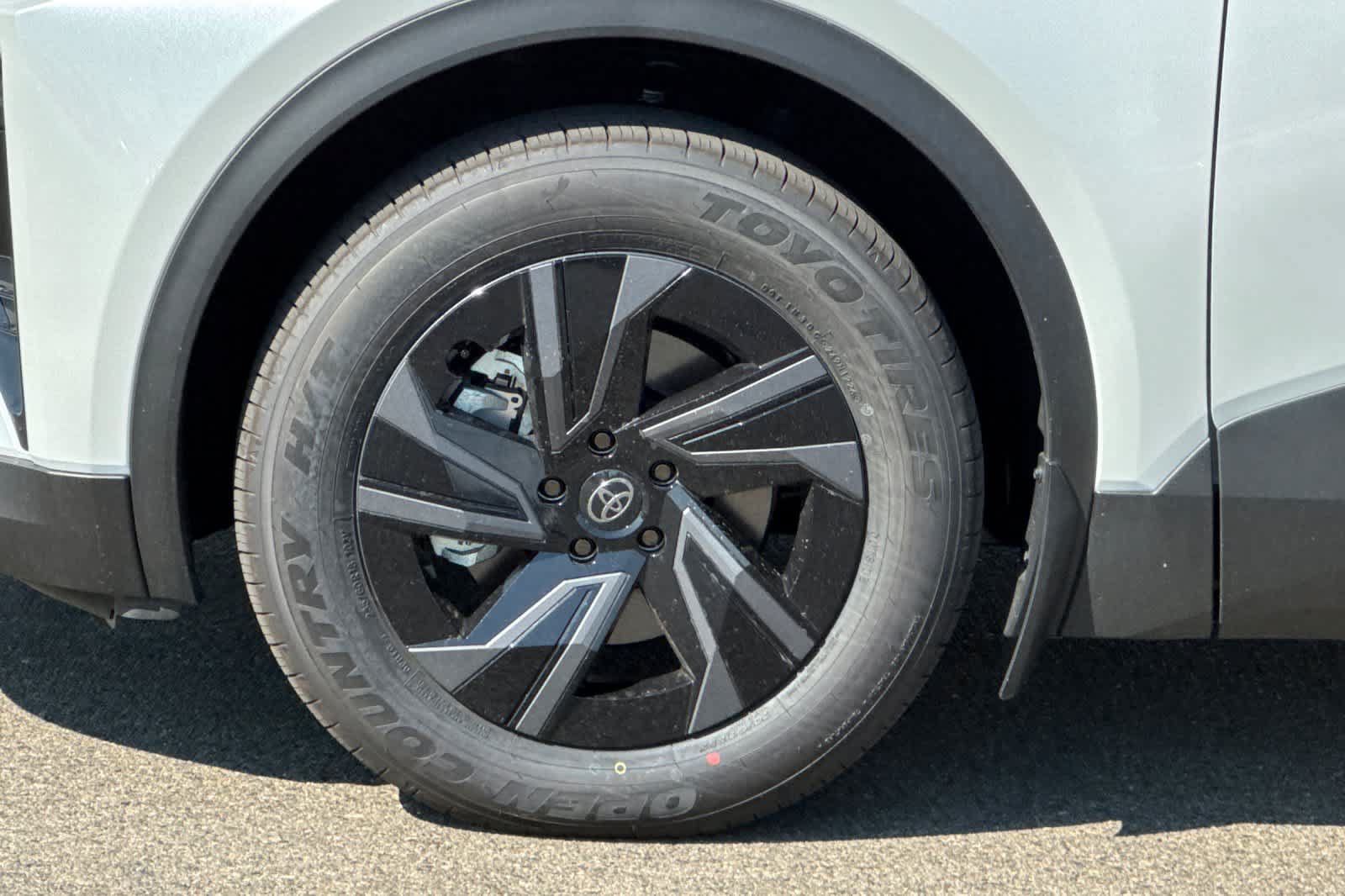 Certified 2026 Toyota C-HR AWD/4WD image 31