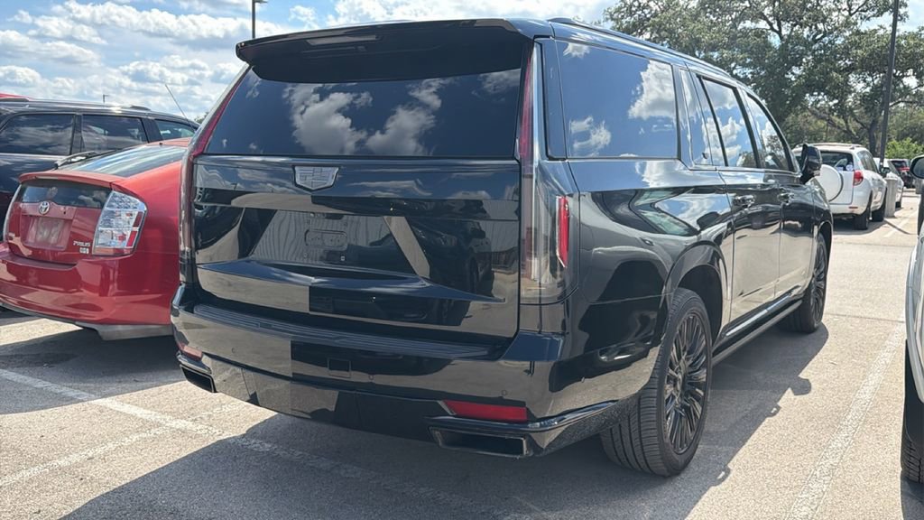 Used 2021 Cadillac Escalade ESV Sport Platinum AWD/4WD image 4