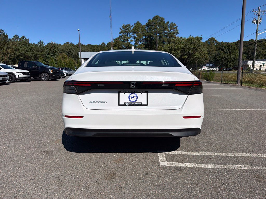 Used 2023 Honda Accord EX image 6