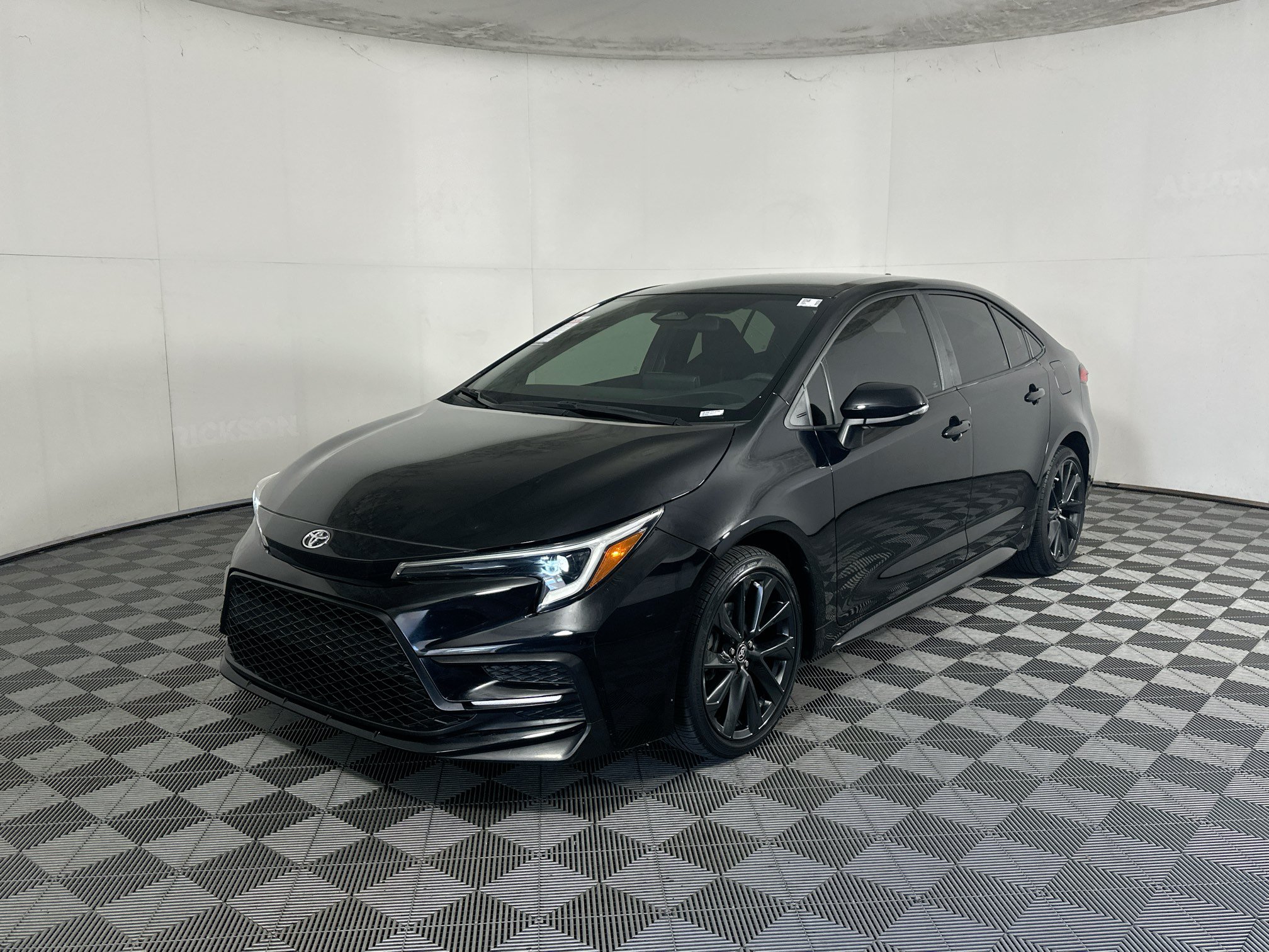 Used 2023 Toyota Corolla SE FWD image 7