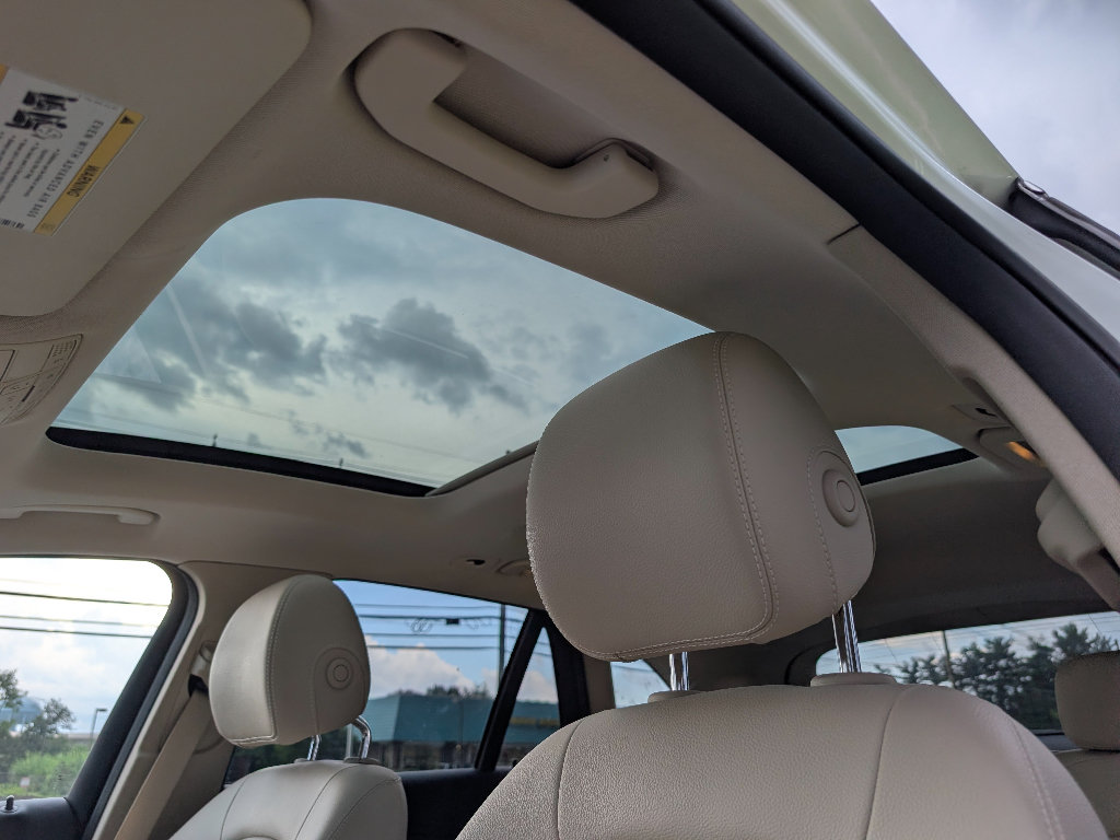 Used 2018 Mercedes-Benz GLC 300 4MATIC image 16