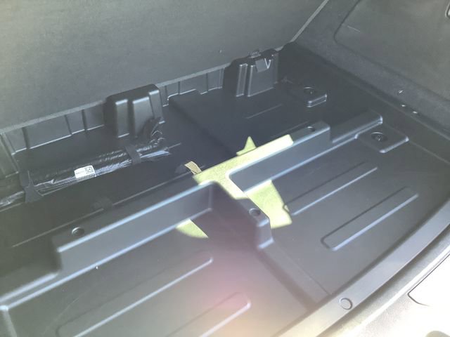 Used 2022 Cadillac Escalade ESV Sport w/ Touring Package image 33