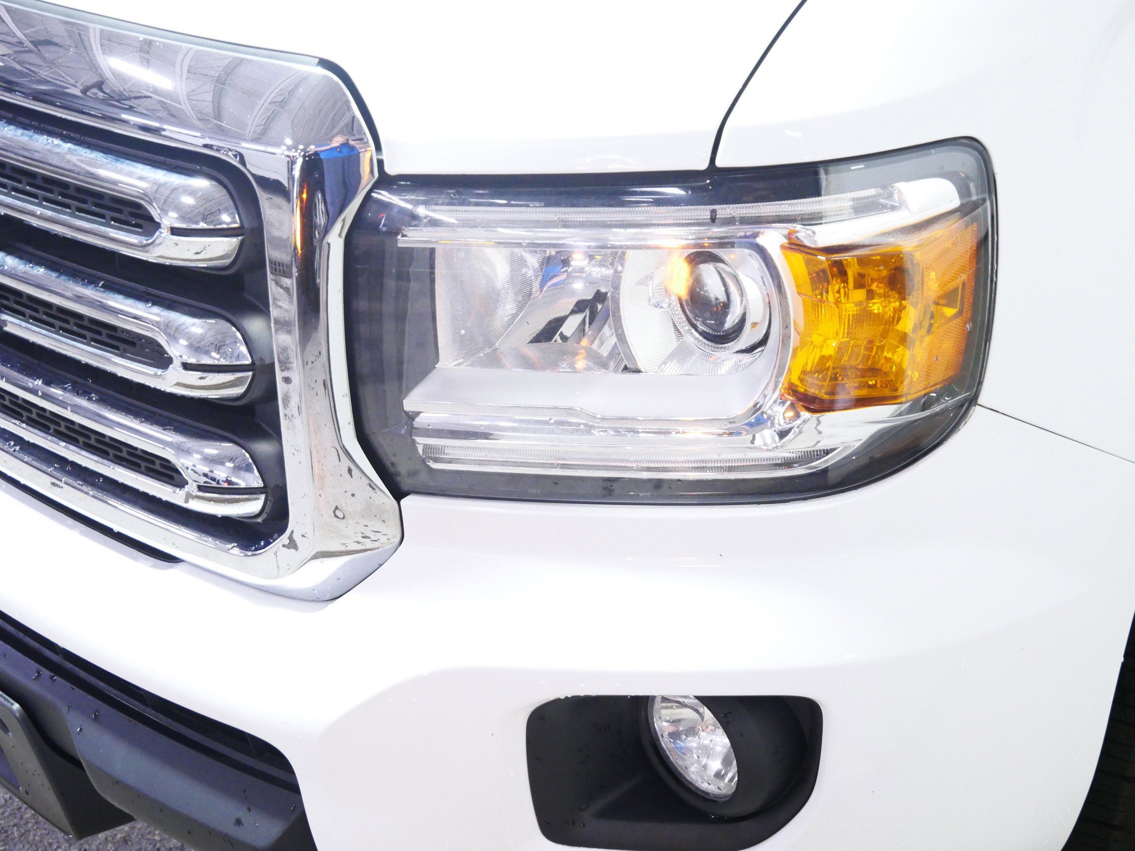 Used 2018 GMC Canyon SLE w/ SLE Convenience Package image 16