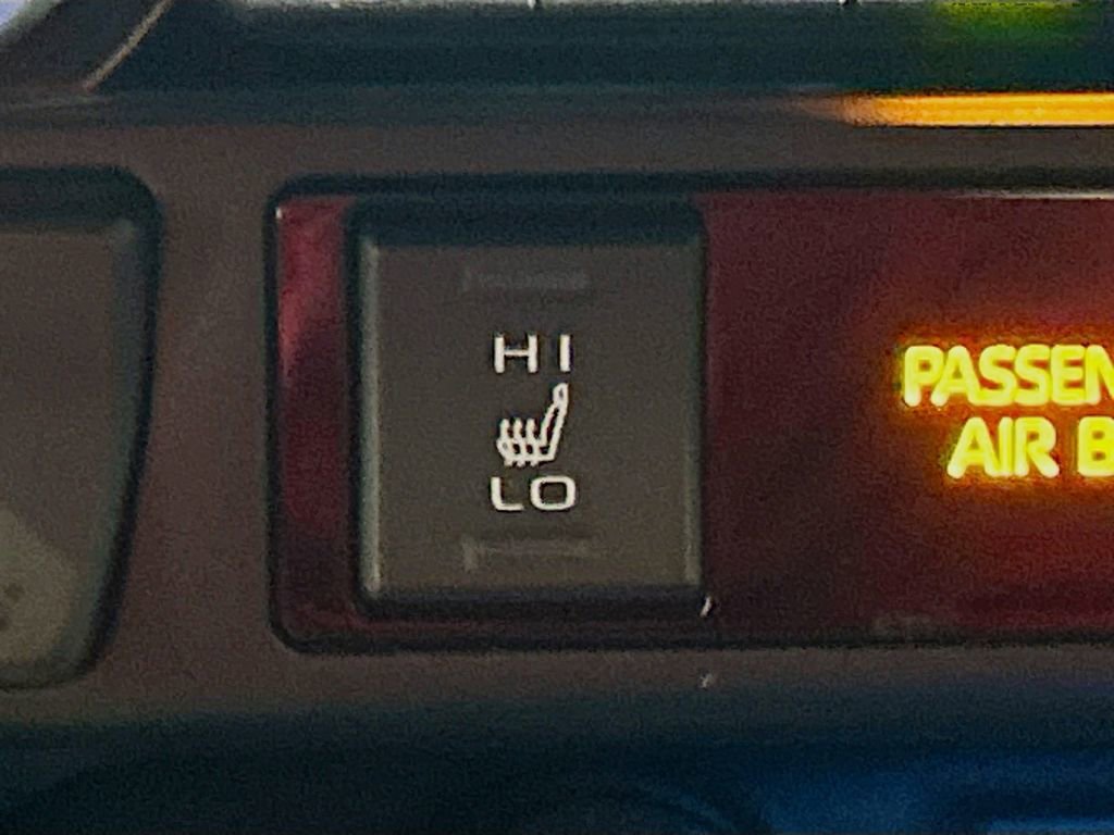 Used 2020 Toyota RAV4 XSE AWD/4WD image 17