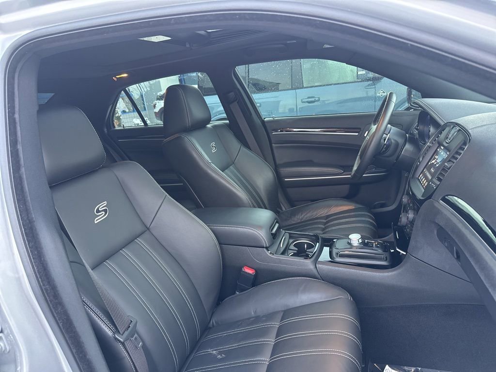 Used 2022 Chrysler 300 S w/ Safetytec Plus Group image 36