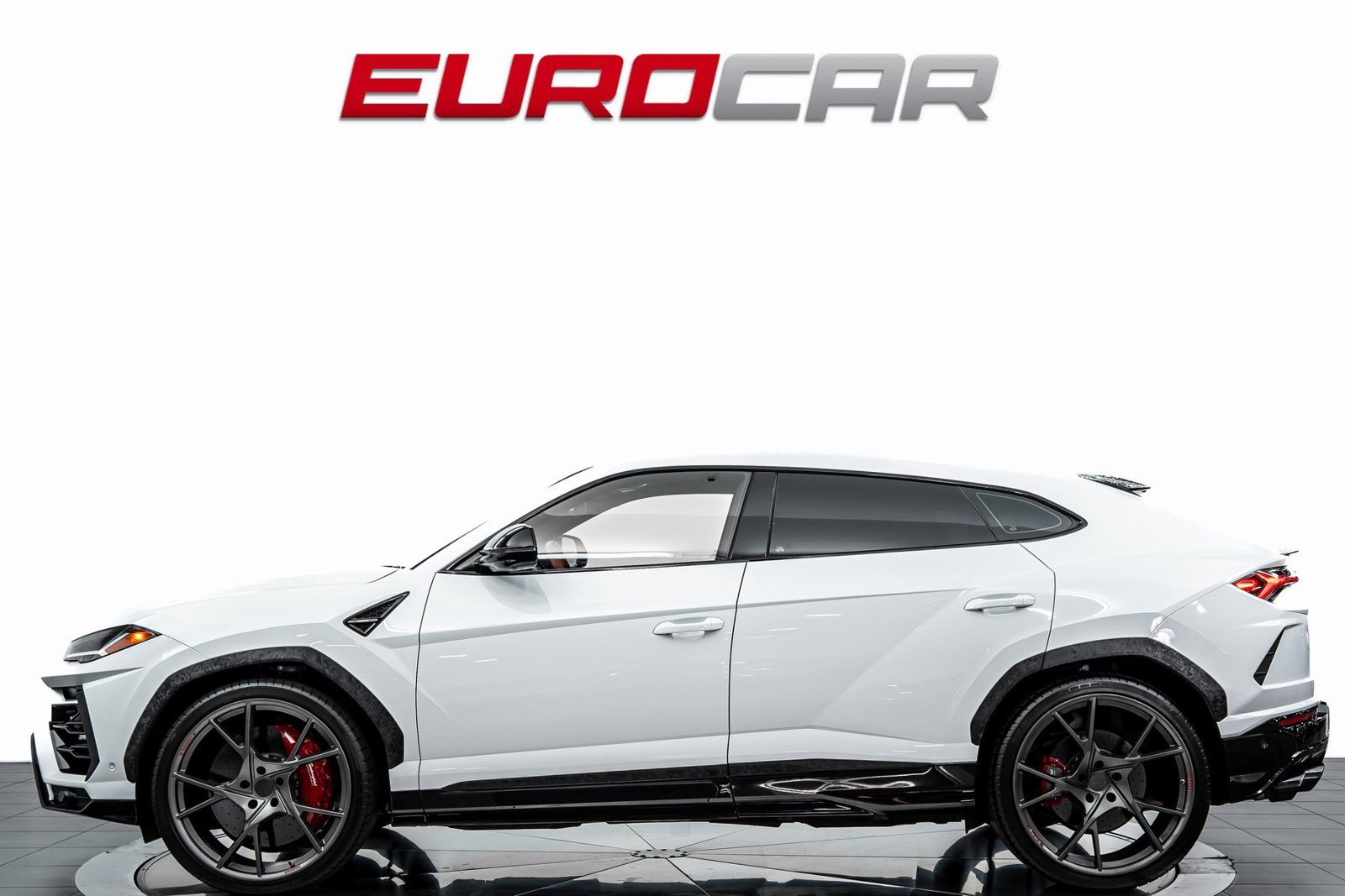 Used 2022 Lamborghini Urus image 2