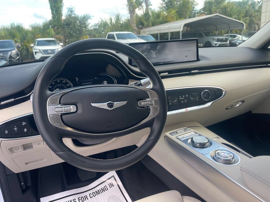 Used 2025 Genesis GV70 2.5T w/ Select Package AWD/4WD image 12