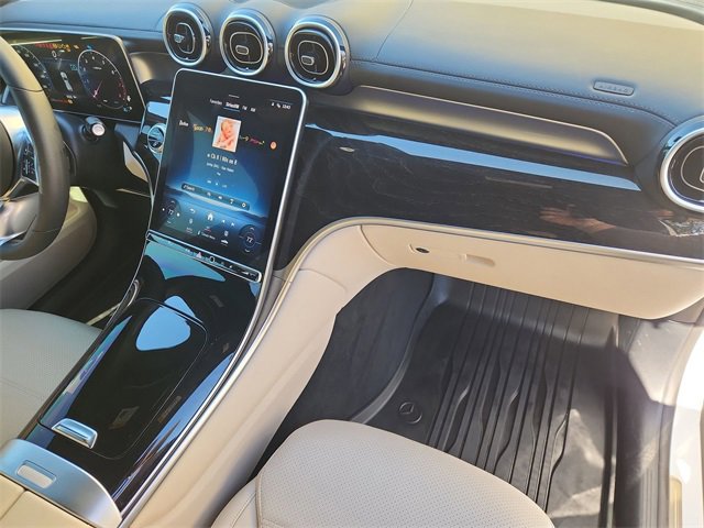 Used 2024 Mercedes-Benz GLC 300 4MATIC image 28